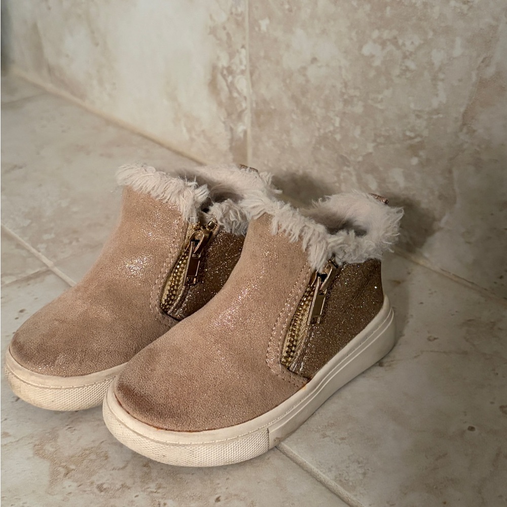 Maggie and Zoe Faux Fur Lined Gold Boots Toddler Size 6